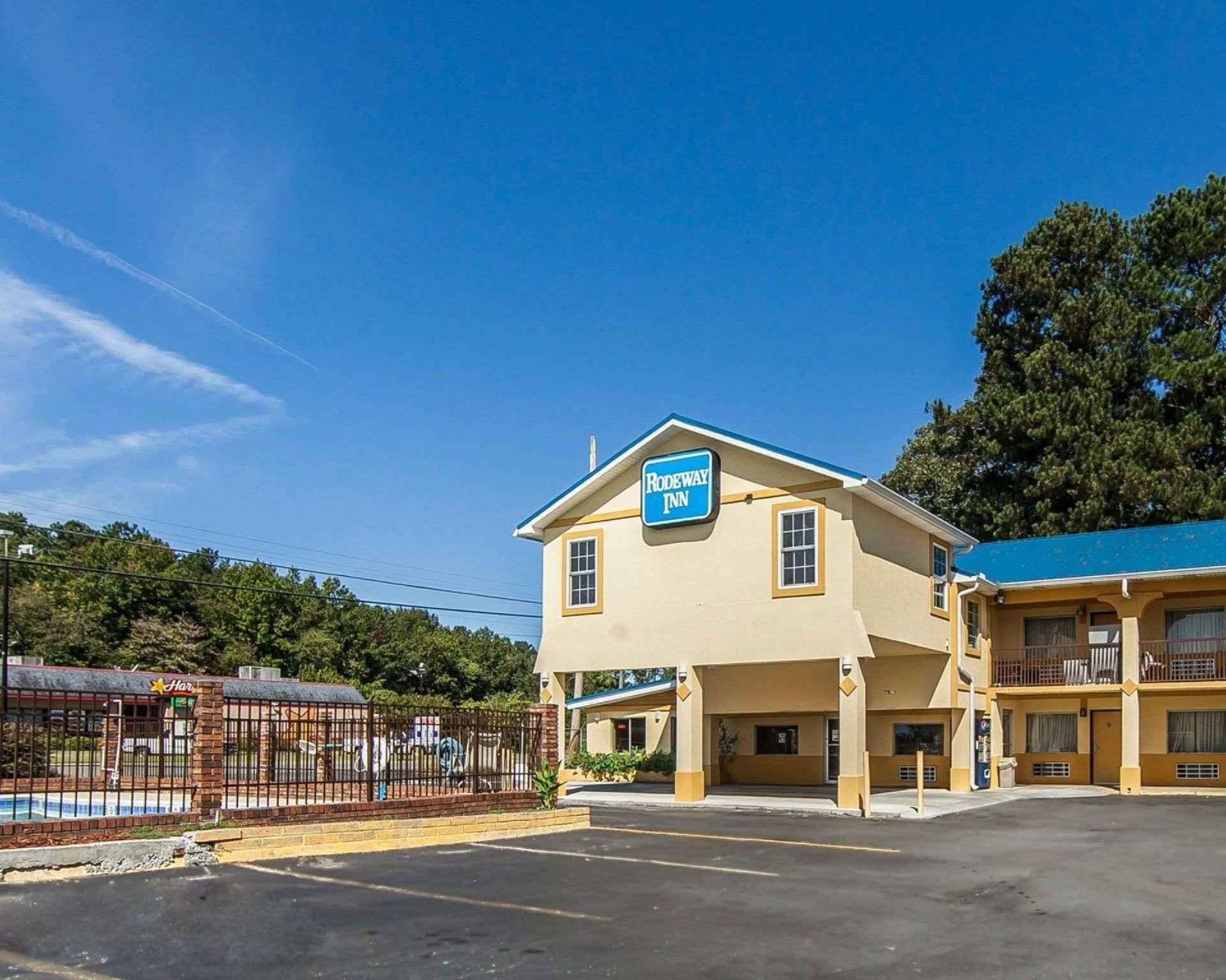 Days Inn By Wyndham Calhoun Ga I-75 And Us-41 Kültér fotó