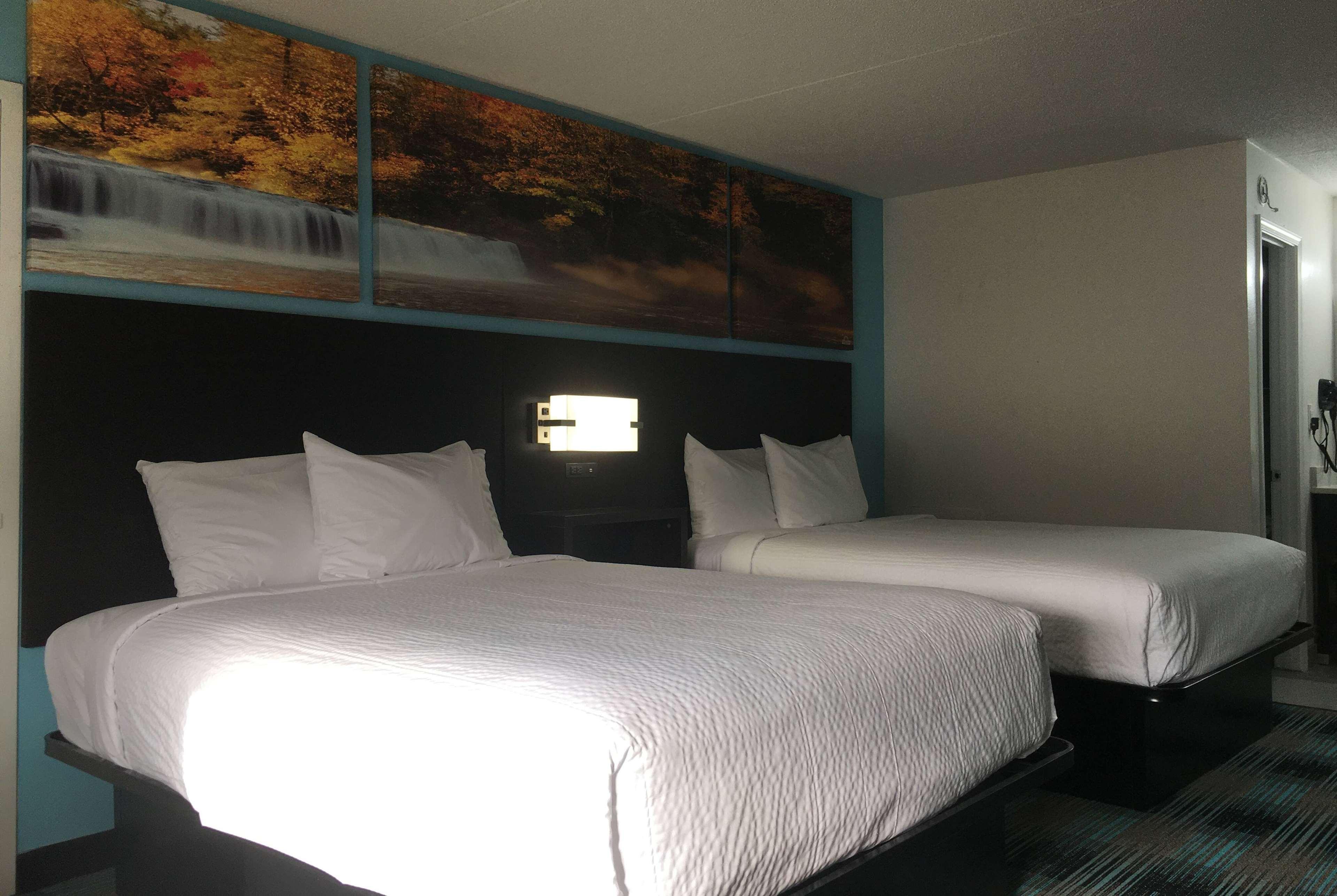 Days Inn By Wyndham Calhoun Ga I-75 And Us-41 Kültér fotó