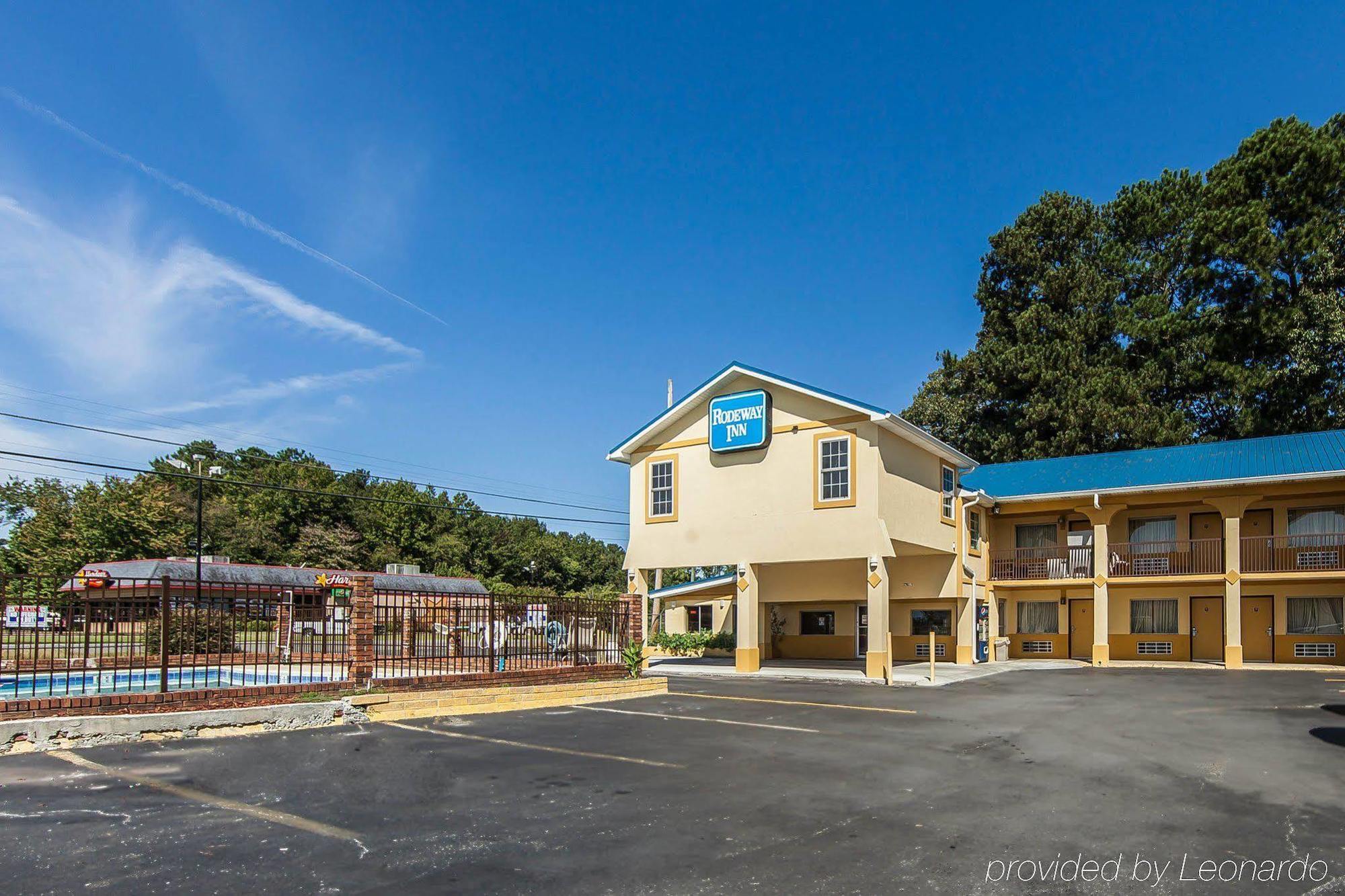 Days Inn By Wyndham Calhoun Ga I-75 And Us-41 Kültér fotó