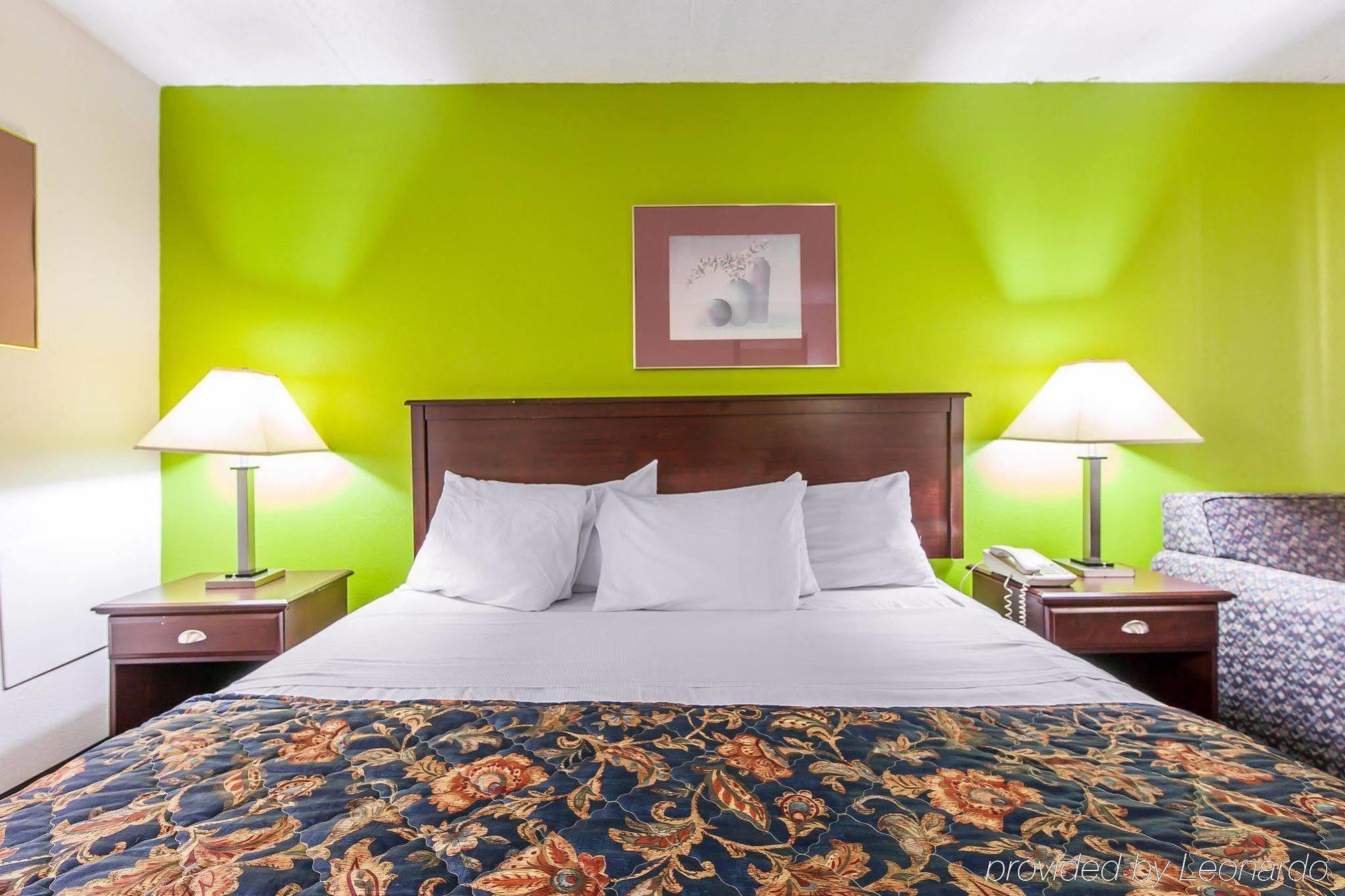 Days Inn By Wyndham Calhoun Ga I-75 And Us-41 Kültér fotó