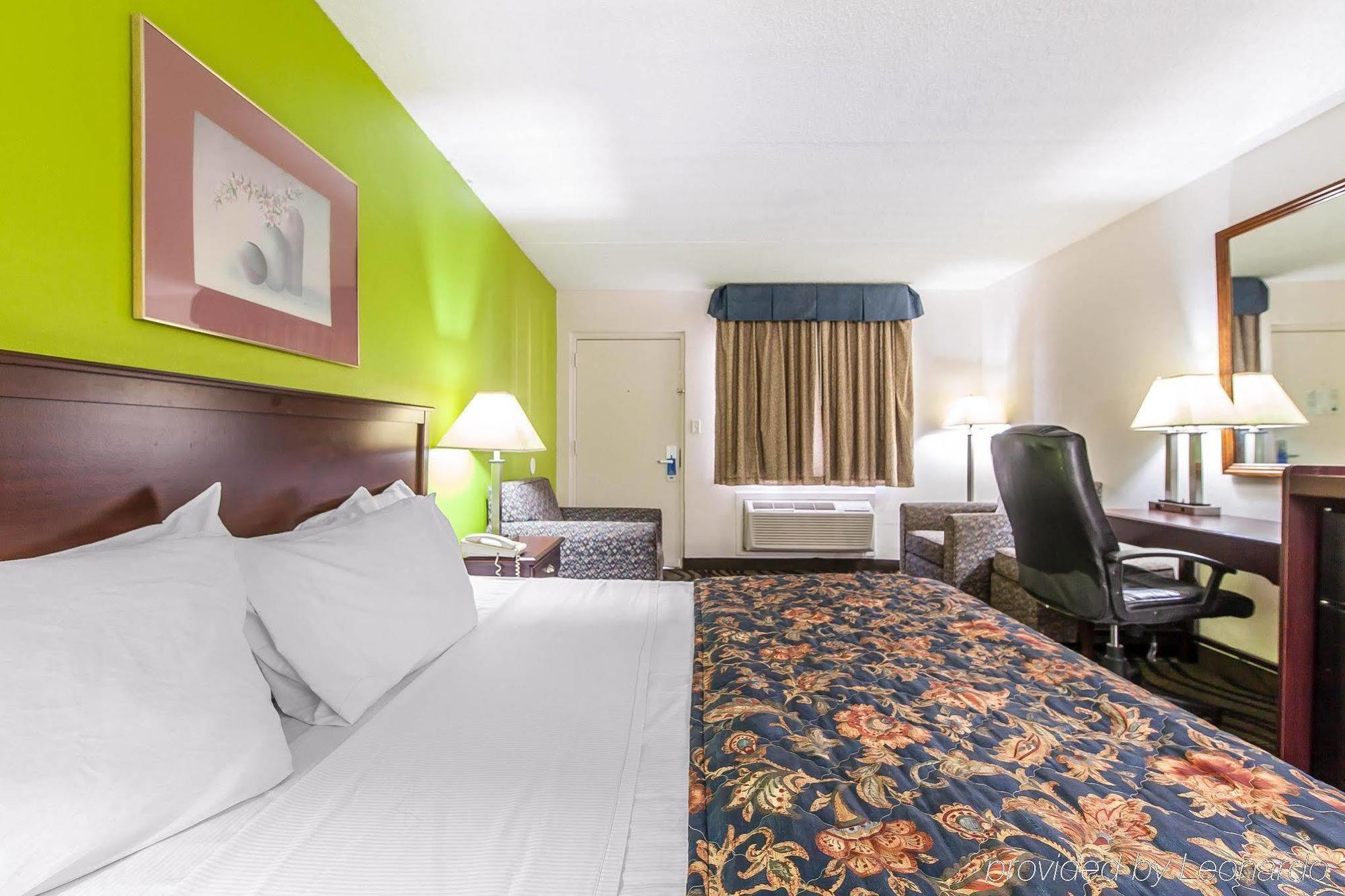 Days Inn By Wyndham Calhoun Ga I-75 And Us-41 Kültér fotó