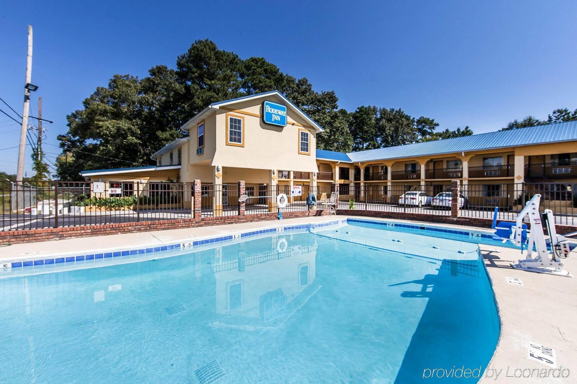 Days Inn By Wyndham Calhoun Ga I-75 And Us-41 Kültér fotó
