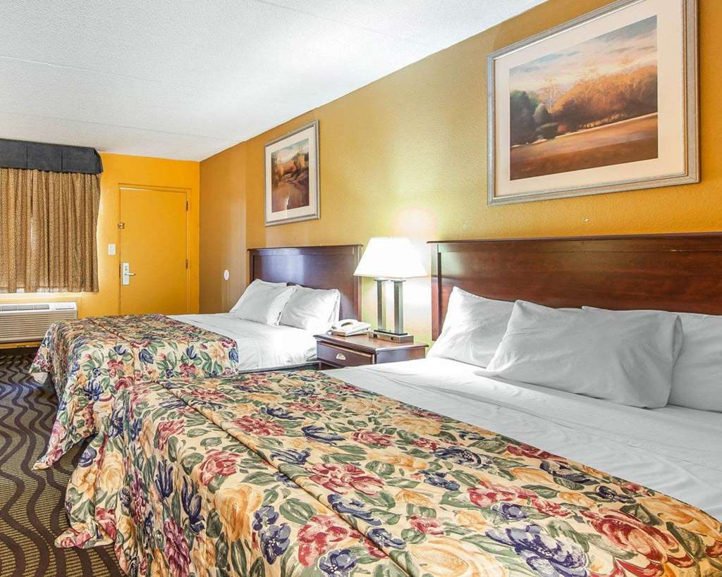 Days Inn By Wyndham Calhoun Ga I-75 And Us-41 Szoba fotó